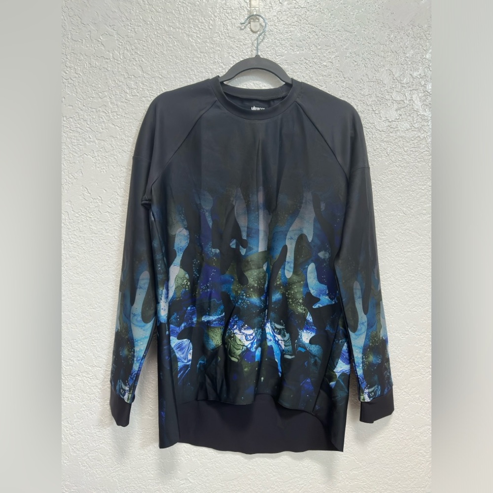 NWT Ultracor Top- Size M- Color: Blue and black